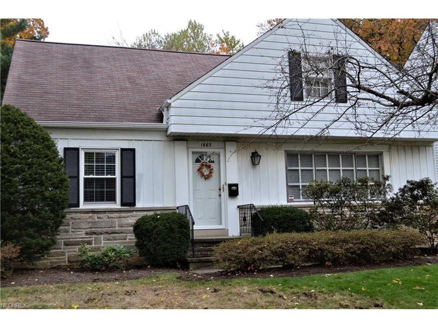 Cape Cod Master Bungalow  1663 Oakmount Road, Sout