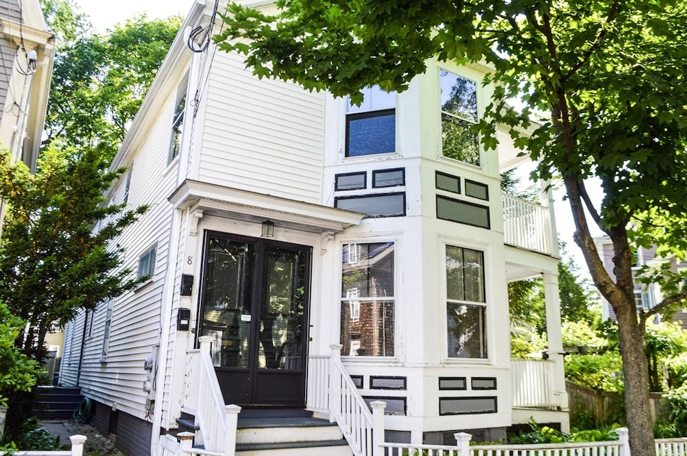 8 Pleasant St unit 1, Salem, MA 01970 - photo 1