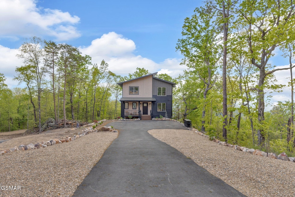 Sold $1,604,000 • Co-Listing Agent