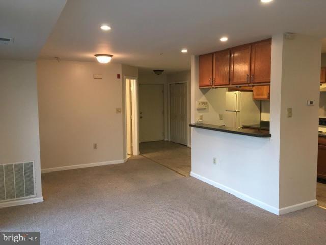 9715 Lake Pointe Ct unit 202, Upper Marlboro, MD 20774 - photo 1