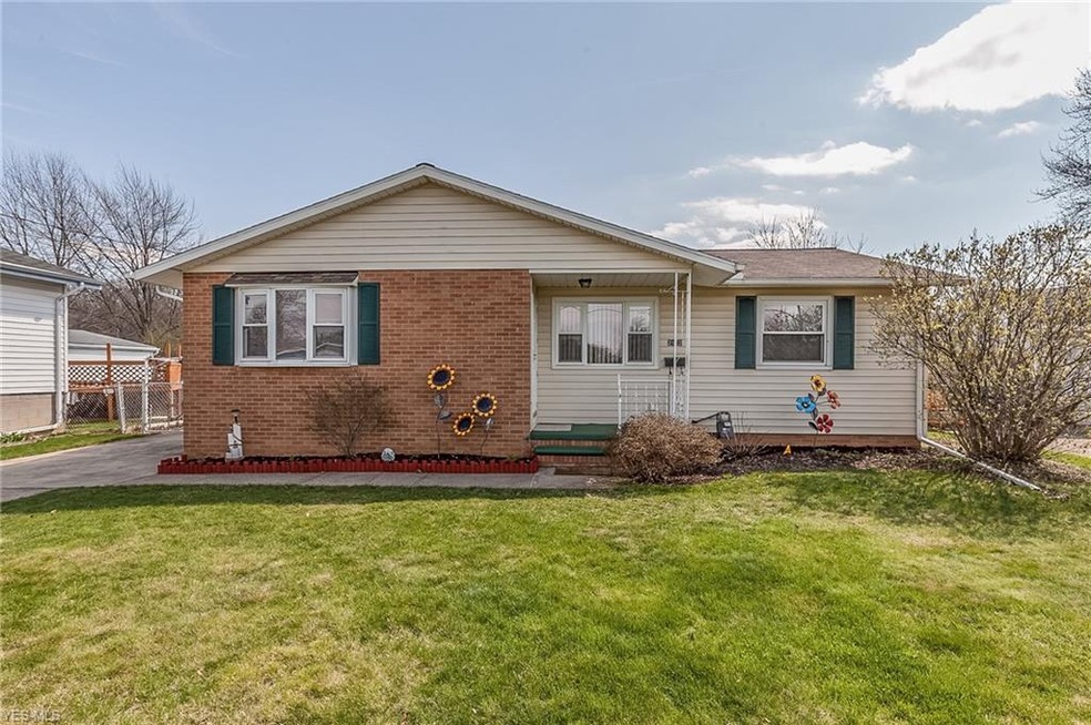 2112 E 41st St, Lorain, OH 44055 - photo 1