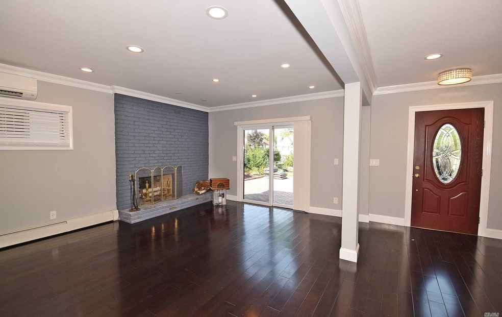 19 Maple Grove St, Great Neck, NY 11023 - photo 1