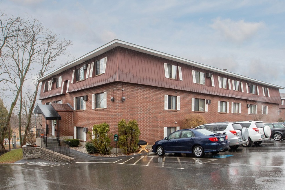 525 Calef Rd unit 13, Manchester, NH 03103 - photo 1