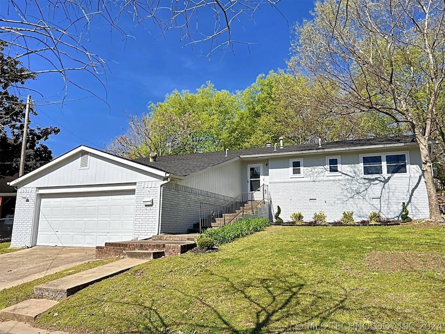 215 N State Ave, Tahlequah, OK 74464 - photo 1