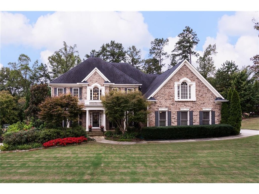 Exterior front....lawn is meticulous.
