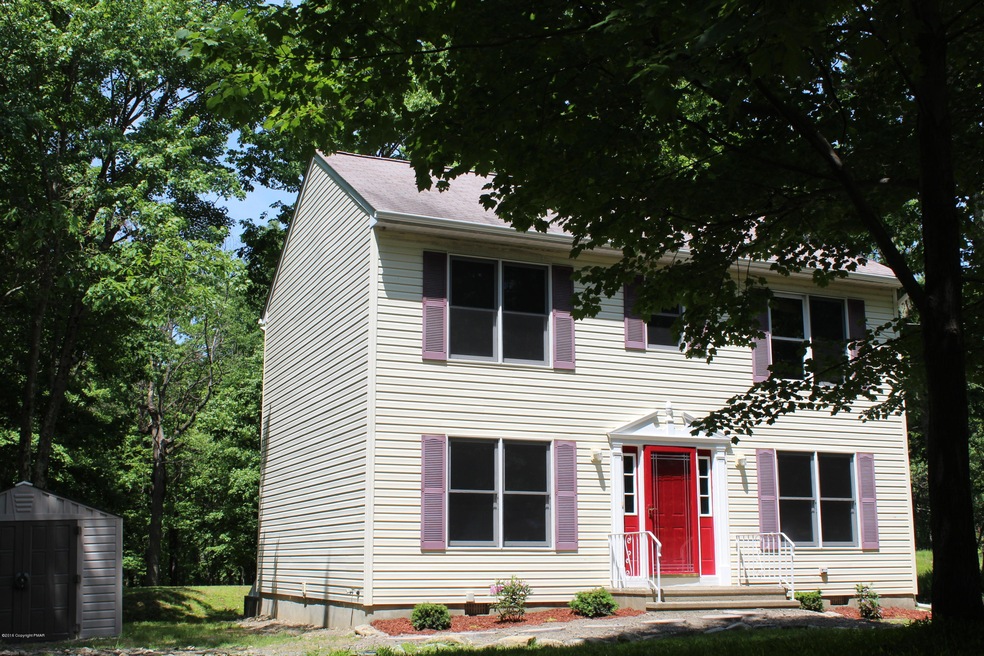 136 Segatti Cir, Bushkill, PA 18324 - photo 1