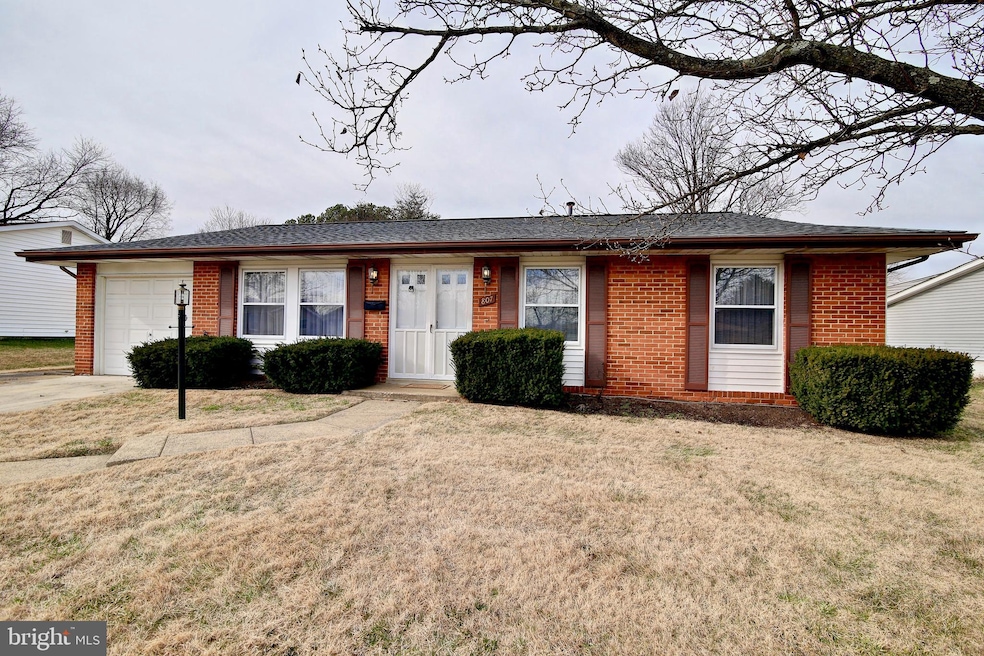 807 W Nettle Tree Rd, Sterling, VA 20164 - photo 1