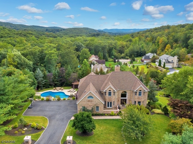 10 Victoria Ln, Ringwood, NJ 07456 - photo 1