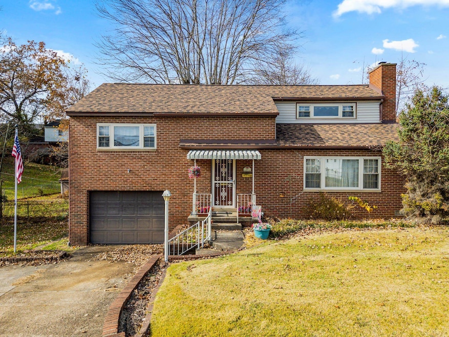 127 Green Oak Dr, Huntington, WV 25705 - photo 1