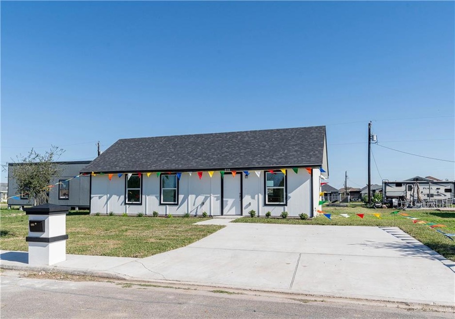 808 Dulce Dr, Alamo, TX 78516 - photo 1