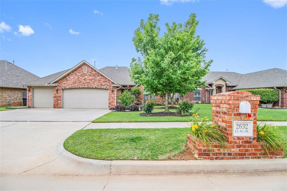 2632 SE 9th Cir, Moore, OK 73160 - photo 1