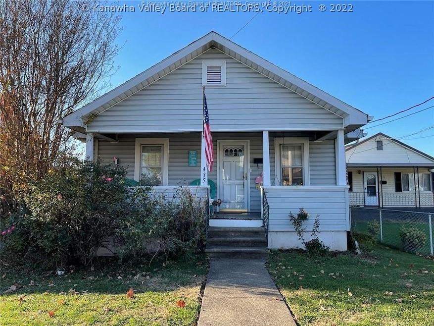 435 17th St, Dunbar, WV 25064 - photo 1