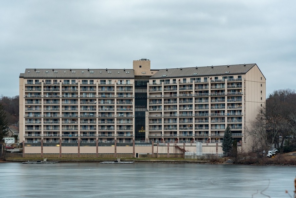 The Lakeshore Condominiums unit 525, Worcester, MA 01604 - photo 1