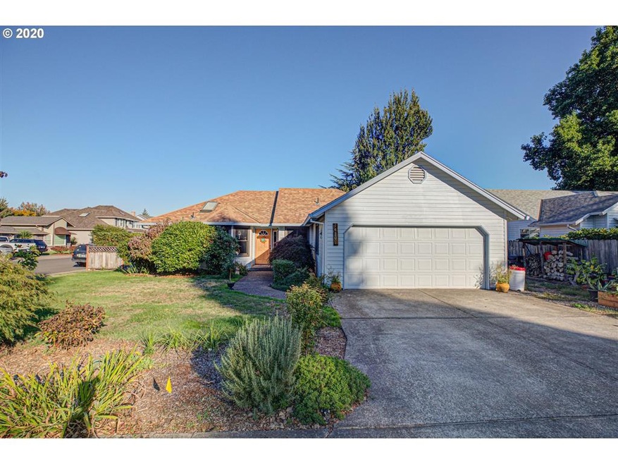 1420 N Locust St, Canby, OR 97013 - photo 1