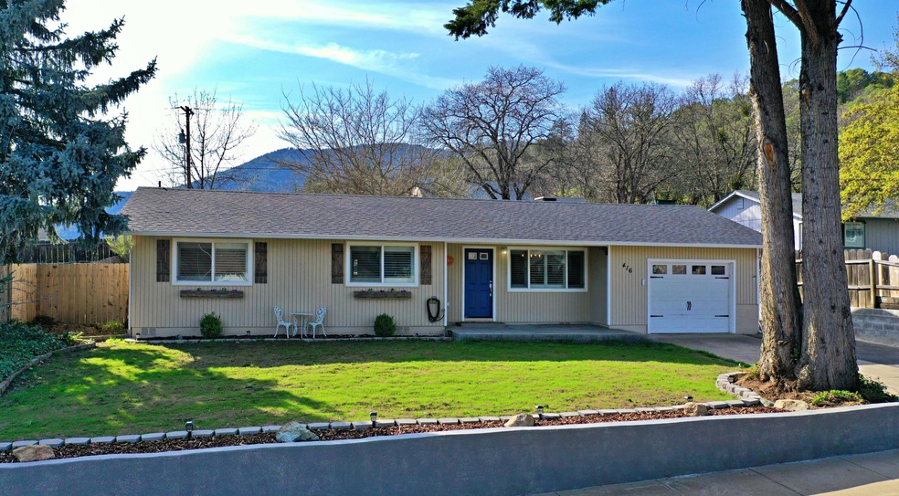 416 Placer St, Rogue River, OR 97537 - photo 1