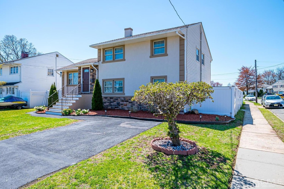 101 Coolidge Ave, Carteret, NJ 07008 - photo 1