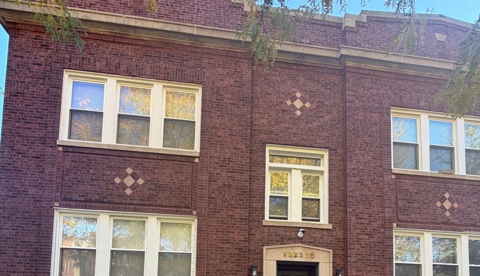 For Rent $1,700/month