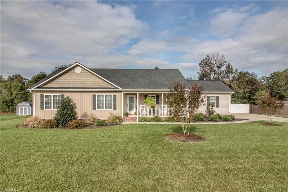 138 Loneheart Ln, Statesville, NC 28625 - photo 1