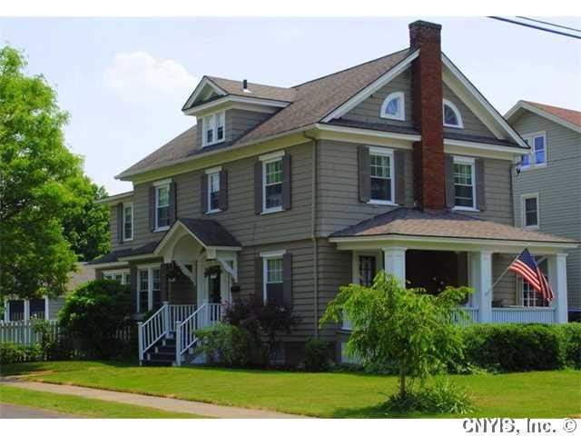 Exterior Front. Welcome to 201 Wellesley Dr in the