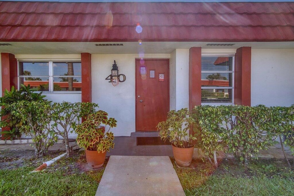 5800 Fernley Dr W unit 40, West Palm Beach, FL 33415 - photo 1