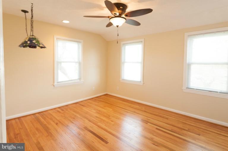 5914 Williamsburg Rd, Alexandria, VA 22303 - photo 1