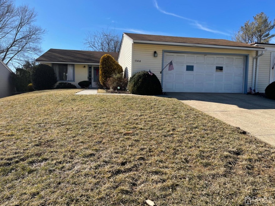 114 Indigo Plaza unit A, Monroe Township, NJ 08831 - photo 1