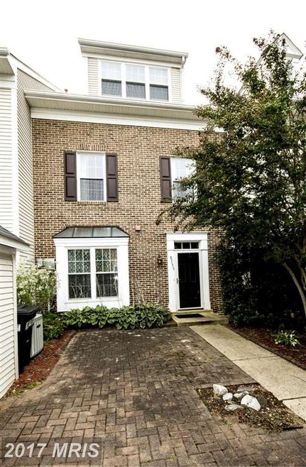 8733 Orchard Green Ct, Odenton, MD 21113 - photo 1