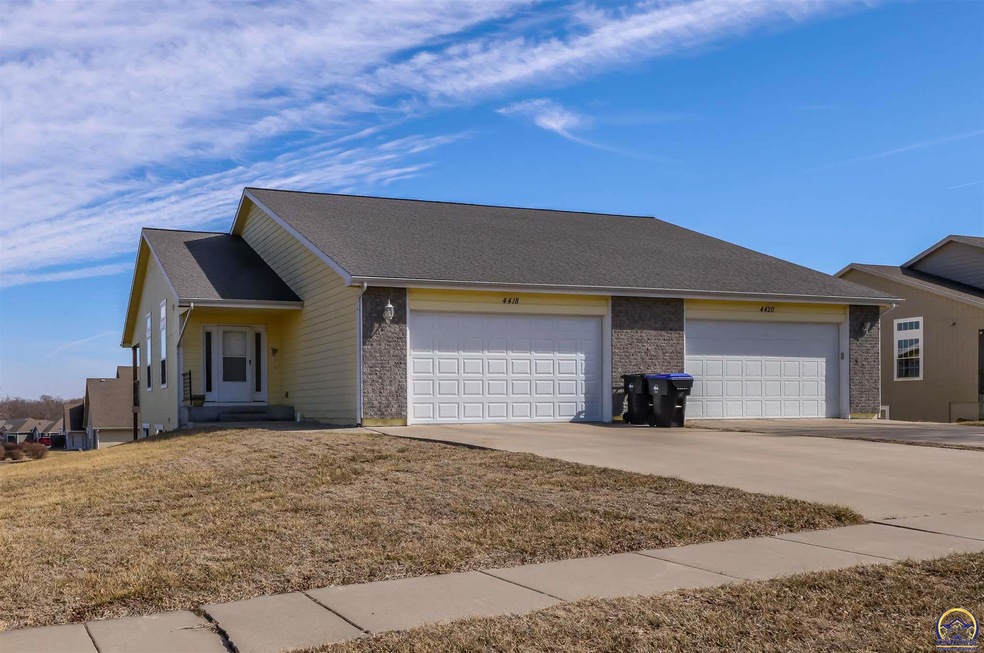 4418 SE Oakview Ln, Topeka, KS 66609 - photo 1