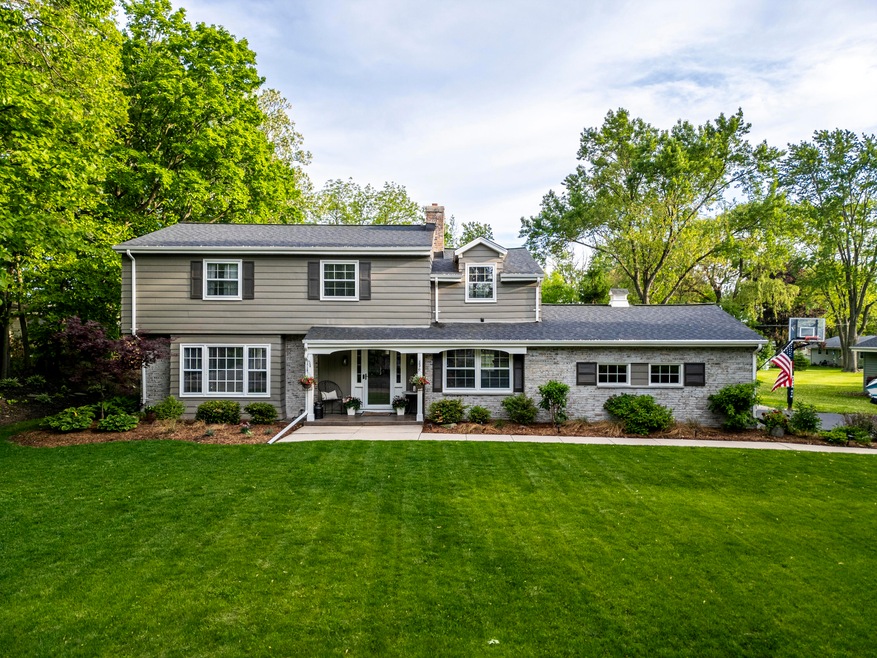 18005 Lisa Ln, Brookfield, WI 53045 - photo 1