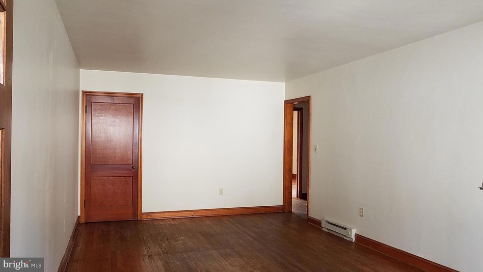 50 Independence St unit C, Berkeley Springs, WV 25411 - photo 1