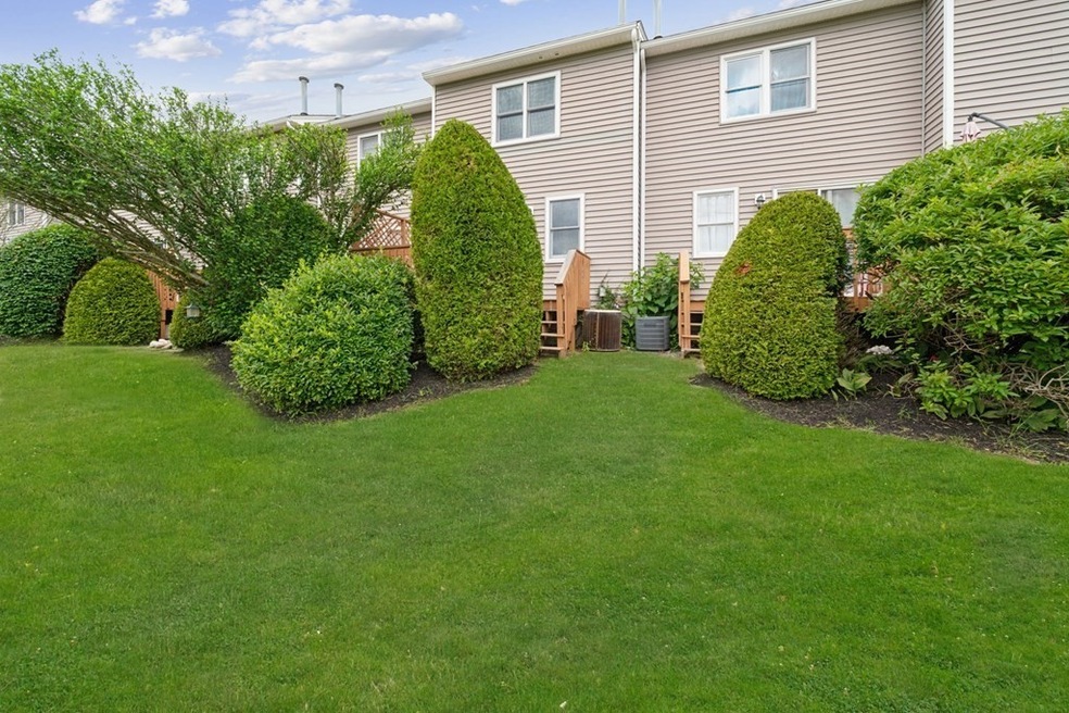 85 Tennis Plaza Rd unit 11, Dracut, MA 01826 - photo 1