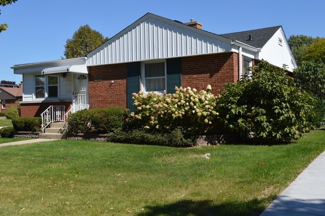 1301 Hull Ave, Westchester, IL 60154 - photo 1