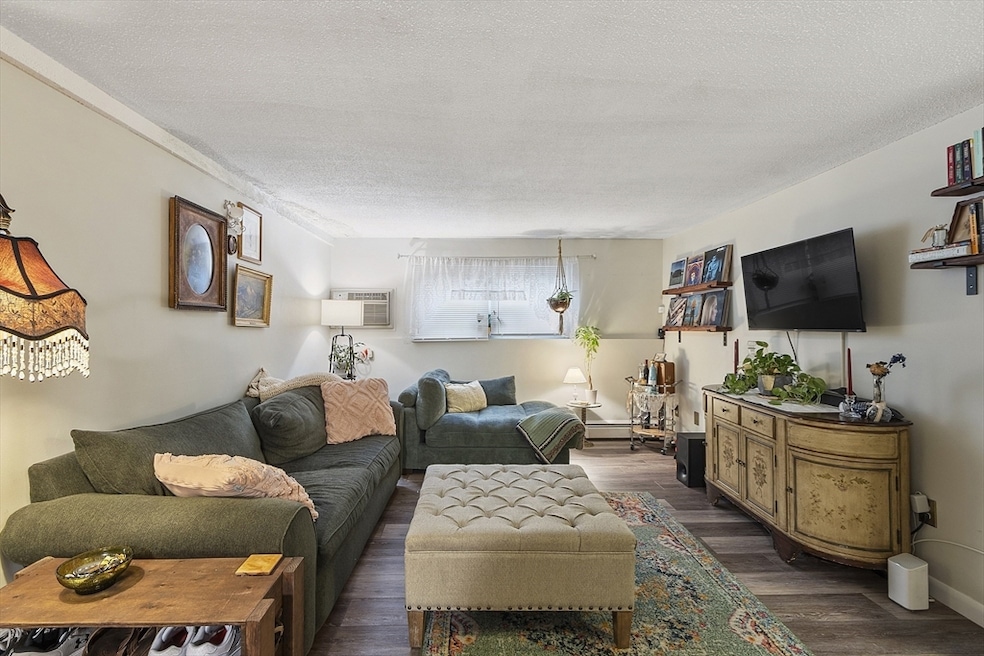 For Sale $225,000 • Co-Listing Agent