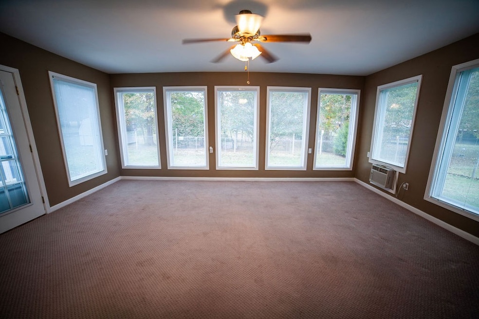 676 Indian Springs Cir, Manchester, TN 37355 - photo 1