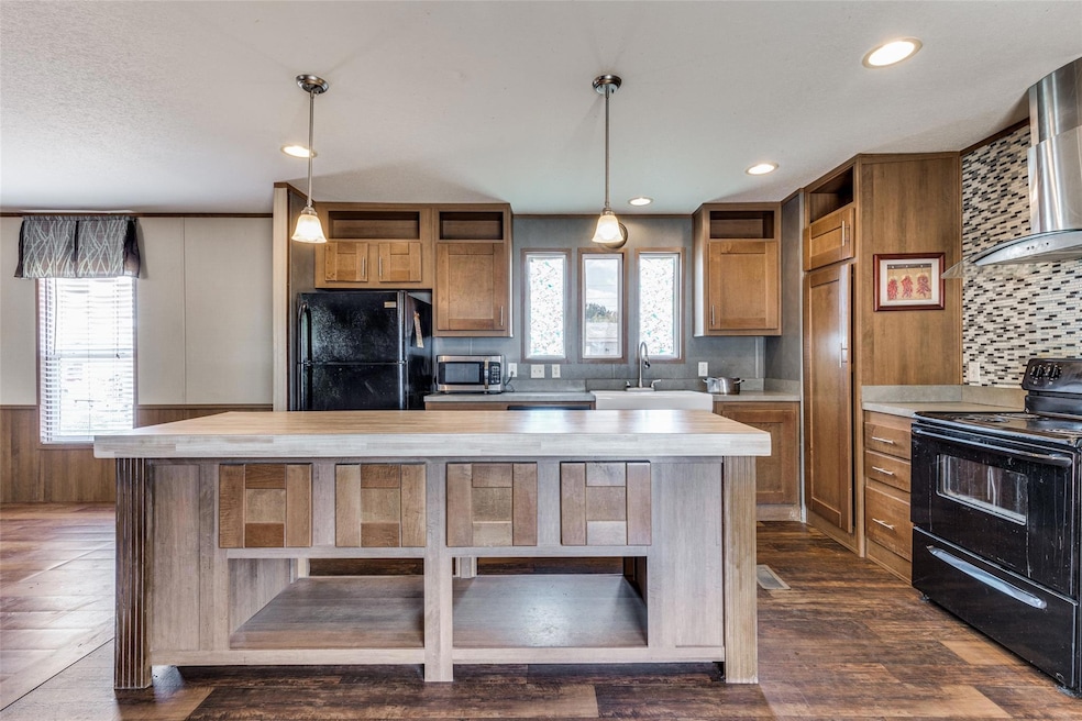 1504 Reef Dr, Azle, TX 76020 - photo 1