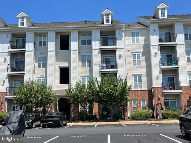 21216 Mcfadden Square unit 306, Sterling, VA 20165 - photo 1
