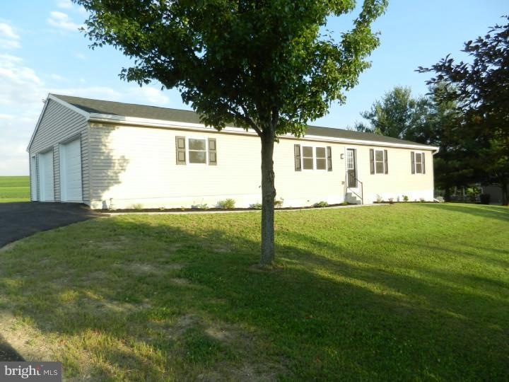 279 Schappell Rd, Hamburg, PA 19526 - photo 1