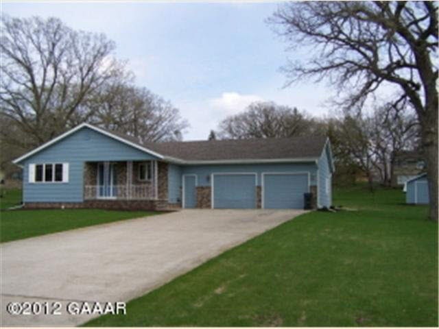 1309 Lakeside Dr, Alexandria, MN 56308 - photo 1