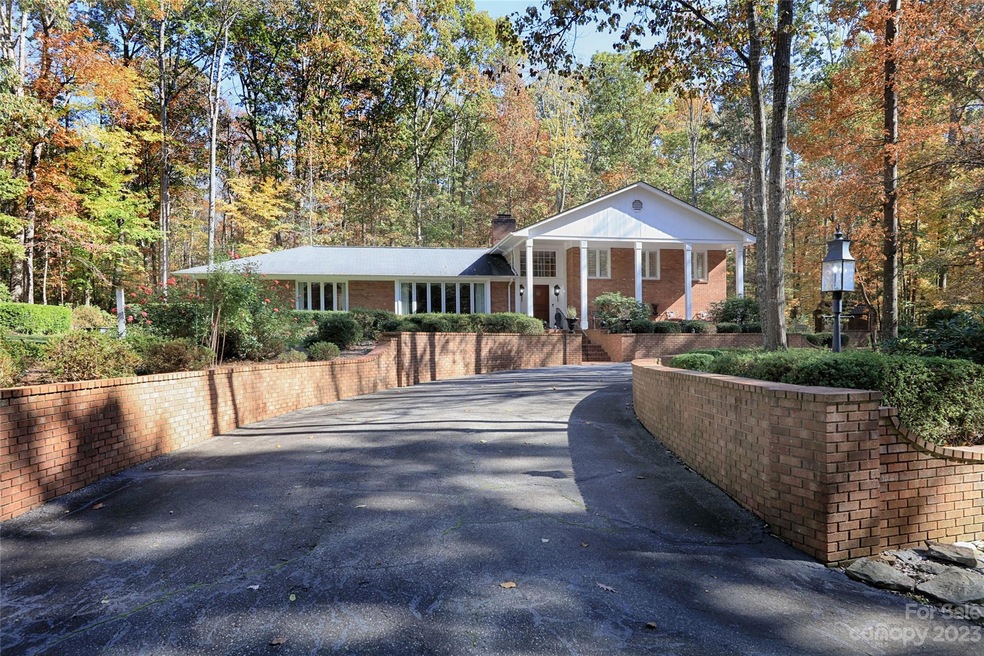 519 Saint Cloud Dr, Statesville, NC 28625 - photo 1