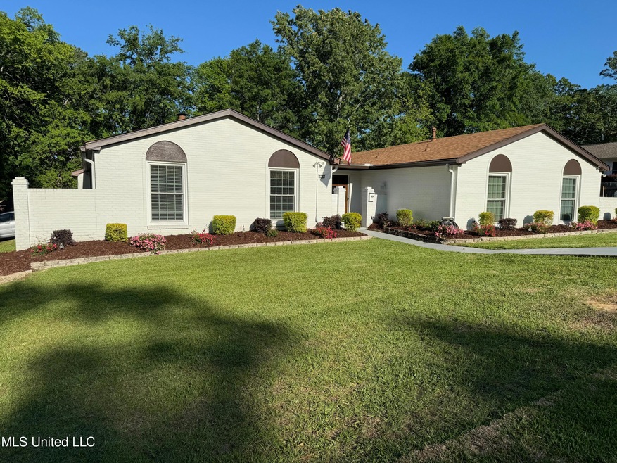 6148 Whitestone Rd New Front pic