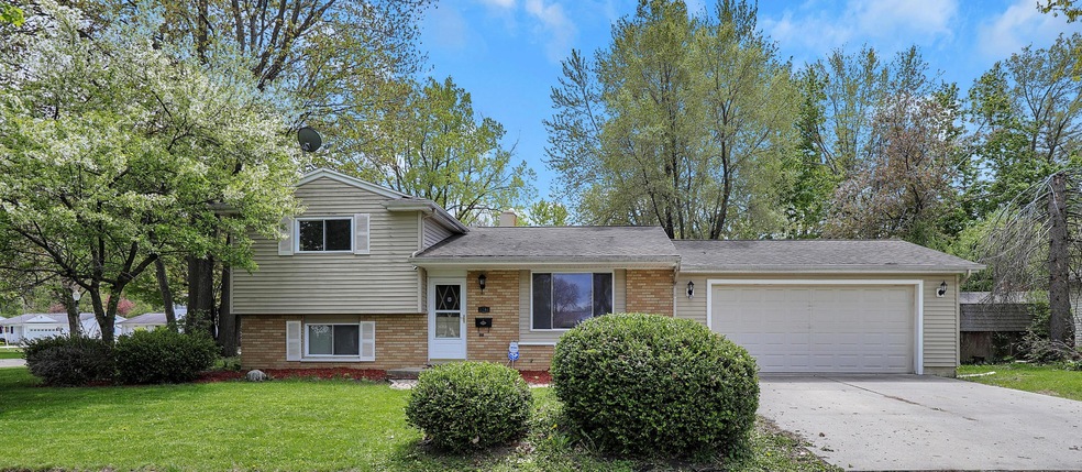 3201 Boston Blvd, Lansing, MI 48910 - photo 1