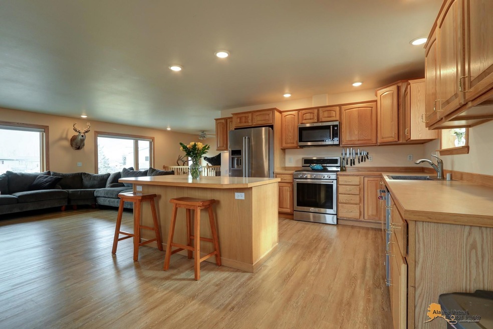 8311 Kip Ct, Anchorage, AK 99507 - photo 1