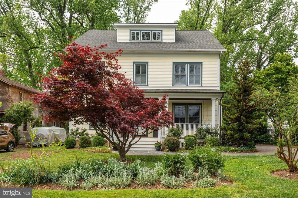 1020 Spruce St, Falls Church, VA 22046 - photo 1