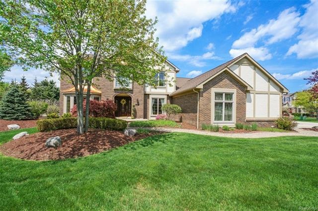 3570 Sherborn Dr, Rochester Hills, MI 48306 - photo 1