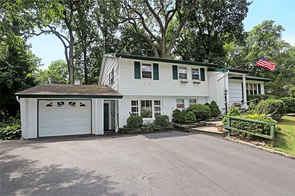 14 Woodridge Ln, Sea Cliff, NY 11579 - photo 1