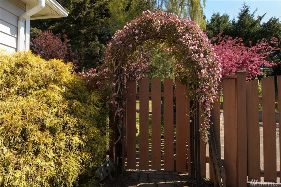 1223 Coronado Place, Edmonds, WA 98020 - photo 1