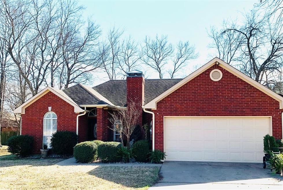 2214 Flora Ln, Denison, TX 75020 - photo 1