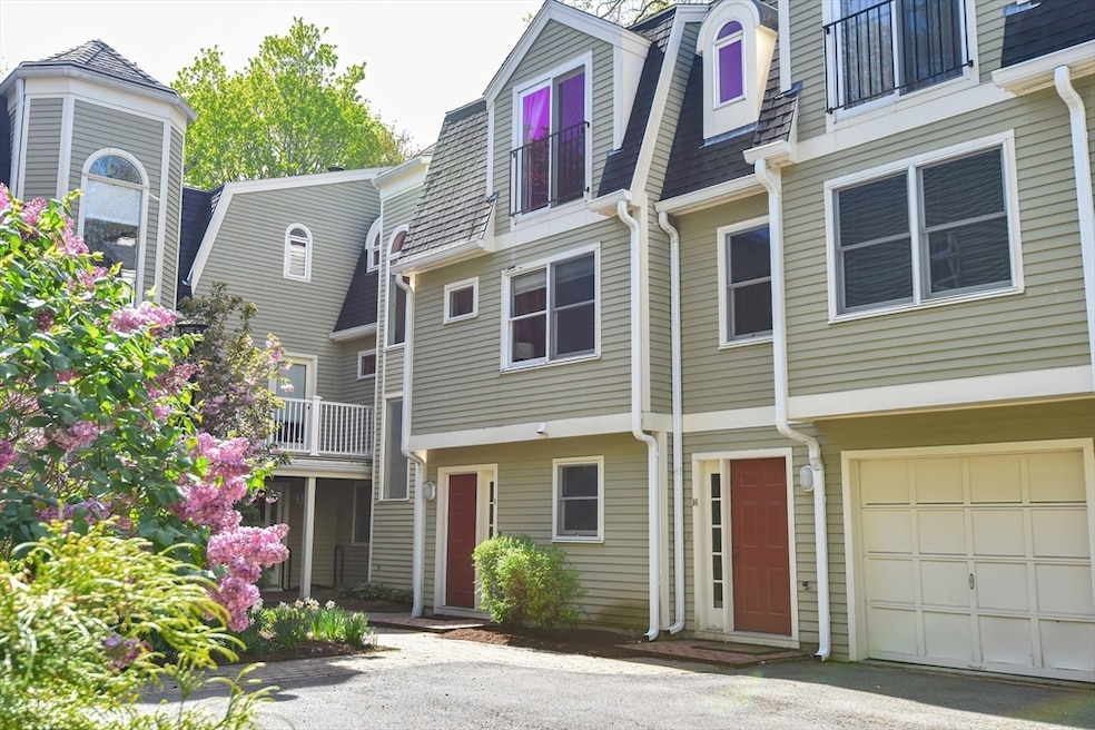 196 Chestnut Ave unit I, Jamaica Plain, MA 02130 - photo 1