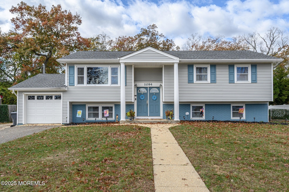 1094 June Ct, Toms River, NJ 08753 - photo 1