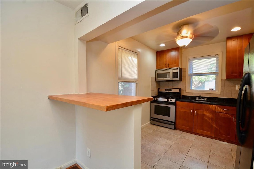 5418 Blaine St NE, Washington, DC 20019 - photo 1